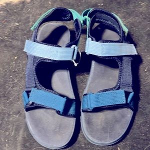 Brand cat and Jack size 6 blue and green outside sandal shoes